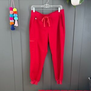 Women’s Zamora figs size medium petite.